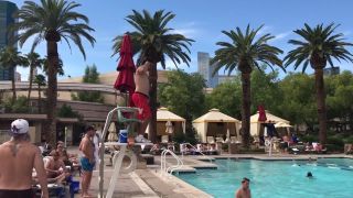 Plavčík z Las Vegas robí svoju prácu dôkladne!
