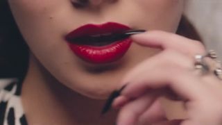 Hailee Steinfeld, Grey - Starving ft. Zedd