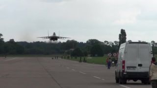Extrémne nízky prelet stíhačky Mig-29