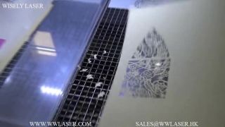 Papier laserové rezacie zariadenie pre polygrafický priemysel