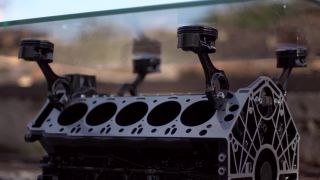Stolík z motora BMW M5 e60