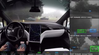 Čo vidí Tesla pri plne autonómnej jazde