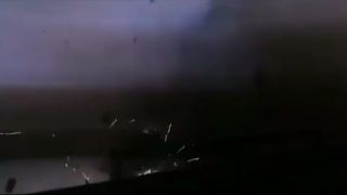Keď najprv odpáliš tisíc petárd a potom sa čuduješ
