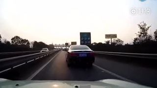 Bezohľadný vodič BMW (Čína)