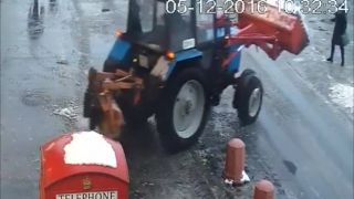 Pre zdvihnutú lopatu nič nevidel!
