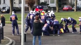 Karnevalová zastávka v boxe