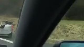 Čo ti j*bé?!