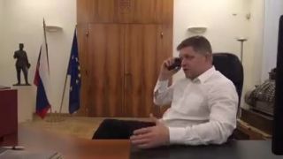 Robko FICO volá riaditeľovi VšZP, to je ale komédia ...