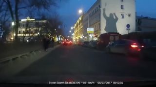 Keď pôjdem okolo s priateľkou, daj nejaké znamenie!