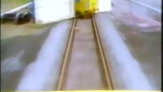 Vlak vs 50 tonovy zelezny blok