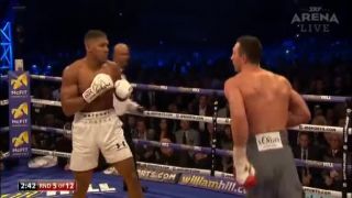 Anthony Joshua vs. Vladimir Kličko (najlepšie momenty)