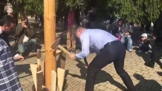 Robert Fico stavia máj (2017)
