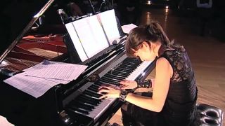 Viktoriya Yermolyeva piáno verzia Master of Puppets od Metallic