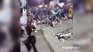Zraz milovníčok cyklistiky (Red Hook Criterium 2017)