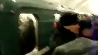 Rusky skinheads útočia v metre