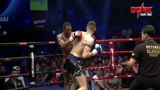 Dvojité muay thai K.O.