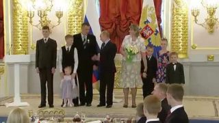 Vladimír Putin vyznamenal rodinu Jehovových svedkov
