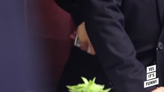 Trump a Putin Handshake