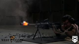 Roztavený tlmič na guľomete M249 SAW