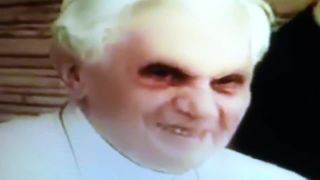Papež je reptiliánský mimozemšťan (Shapeshifter accepted)
