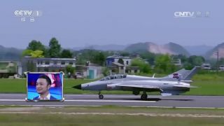 Lehký atlet z Číny Zhang Peimeng předběhl proudovou stíha