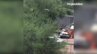 V tom pick-upe je živá osoba!