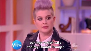 Kelly Osbourne si servítku pred ústa nekladie