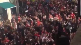 Fanúšikovia Kolína v uliciach Londýna pred zápasom s Arsena
