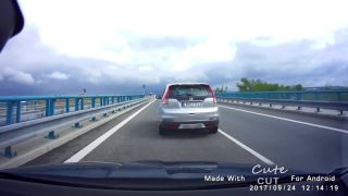 Zobrať vodičak takému vybrzďovačovi!