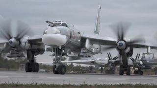 Útok ruských Tu-95MS na objekty teroristov v Sýrii