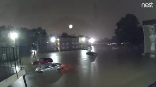 V Houstonu v noci trocha zapršalo