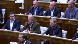 M. Kotleba reaguje na Osuského (19. schôdza - 19. 9. 2017)