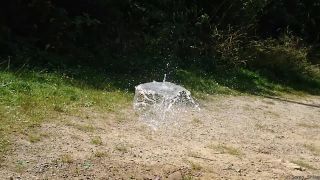 Vzduchovka a balóny s vodou (slow motion)