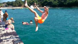 Že salto vzad :D