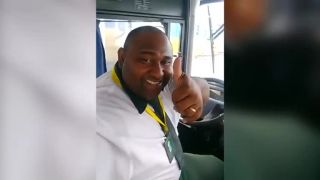 Šofér autobusu si robil selfíčko počas jazdy