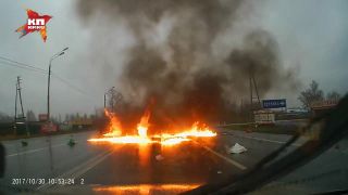 Lada sa premenila po náraze na Molotovov koktail