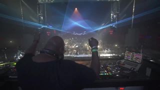Carl Cox - wait for the drop