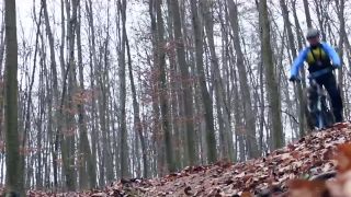 Enduro zjazd na bicykli / Zostrih