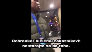 Moslimka odišla z Mcdonald's naprázdno