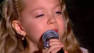 Anastasia Petrik (8 - years old) Philip Kirkorov singing Snow