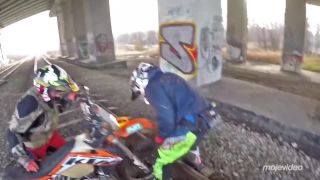 Enduro výlet cez koľajnice (Poľsko)