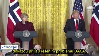 Donald Trump trvá na výstavbě zdi