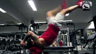 Tréning MMA zápasnika menom Samuel Seung Chan Ericsson.