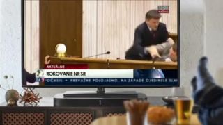 Už sa konečne spamätajte, prosím vás