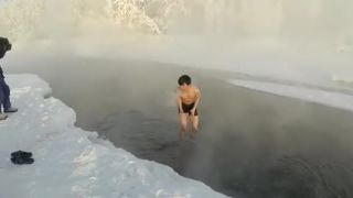 Japonský turista sa kúpal pri -60°C (Rusko)