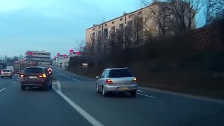 Idiot na BMW použil výjazd (Poľsko)