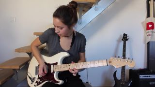 The Eagles - Hotel California solo cover od Chloé