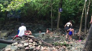 Termálne vodopády Klong Thom (Thajsko)
