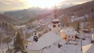 Snehom zaviate krásy slovenskej prírody z drona