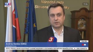 Andrej Danko sa rozčuluje nad materiálom z ministerstva!